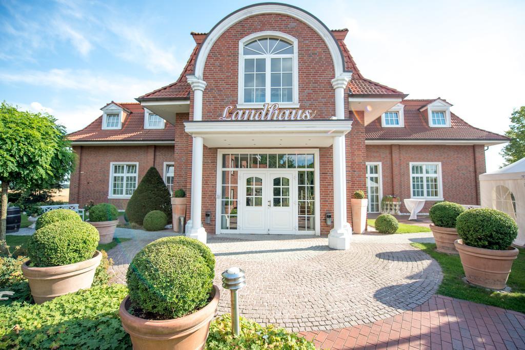 Hotel Hennies Isernhagen Exterior photo